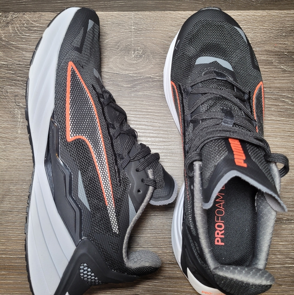 PUMA UltraRide Womens Running Shoe. Size 6